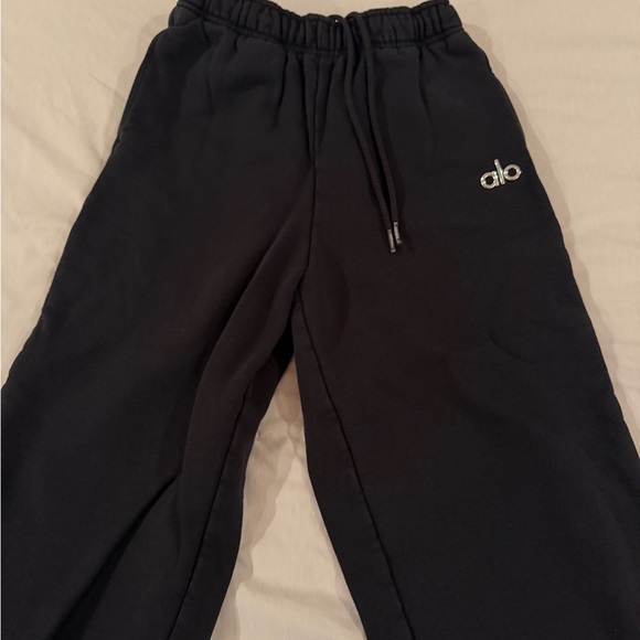 ALO Yoga Accolade Sweatpant - Picture 2 of 3